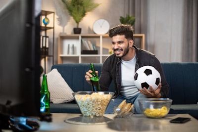 كرةالقدمداخلالقاعةالمغربمباشرمتعةالمشاهدةوتطوراللعبة